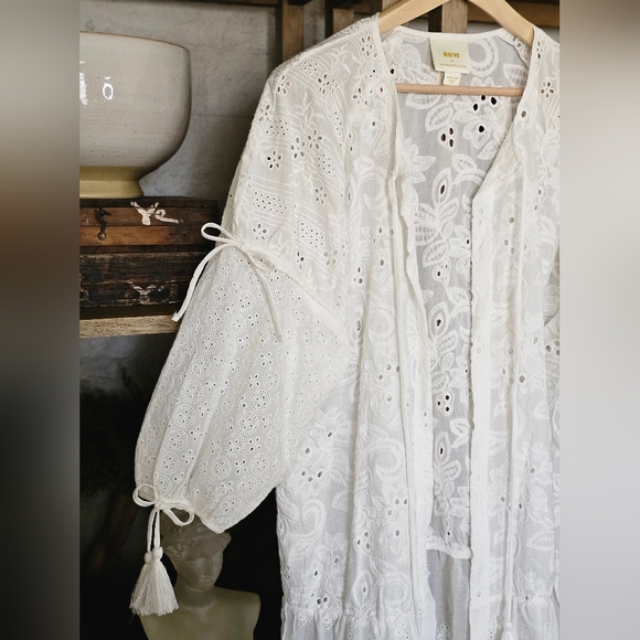 Anthropologie Maeve White Eyelet Balloon Sleeve Tassel Cotton Embroidered Cover